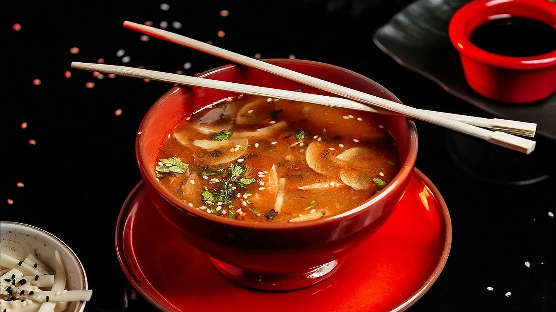 Нутрициолог Стрельников рассказал, почему любовь к азиатским супам опасна для здоровья