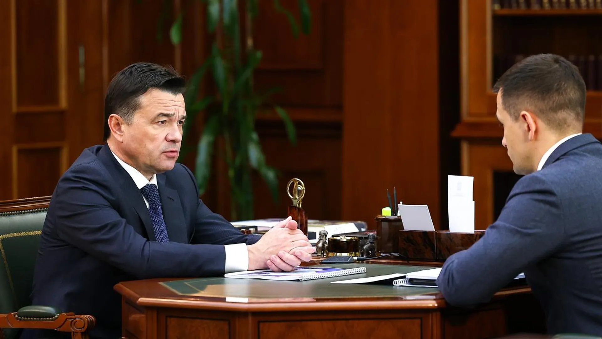 Губернатор Подмосковья обсудил с главой Ленинского округа ход реализации президентских проектов