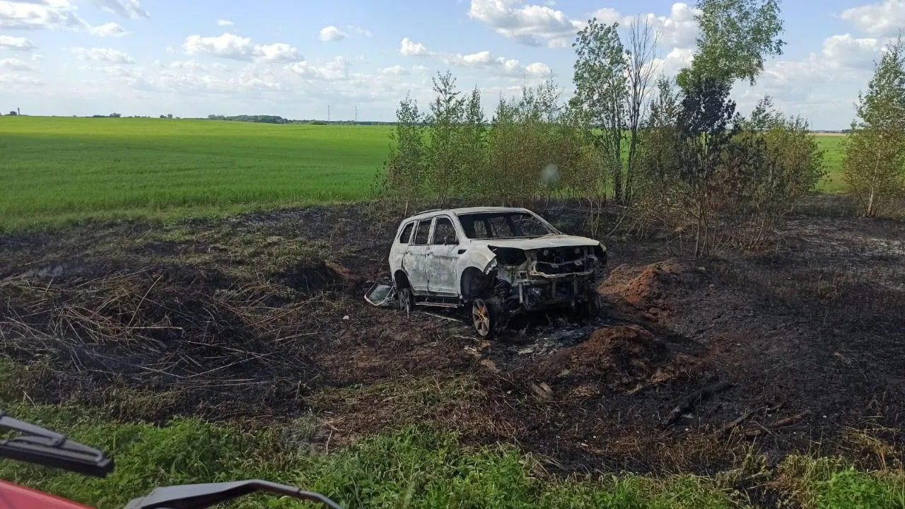 Загоревшийся автомобиль чуть не стал причиной крупного пожара в подмосковном СНТ