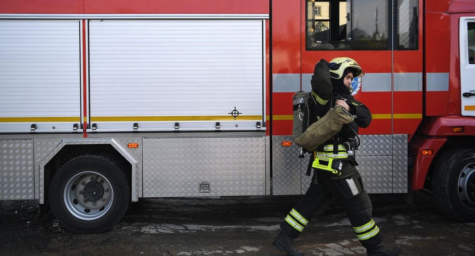 Источник 360.ru: женщина погибла в пожаре на Штурвальной улице в Москве