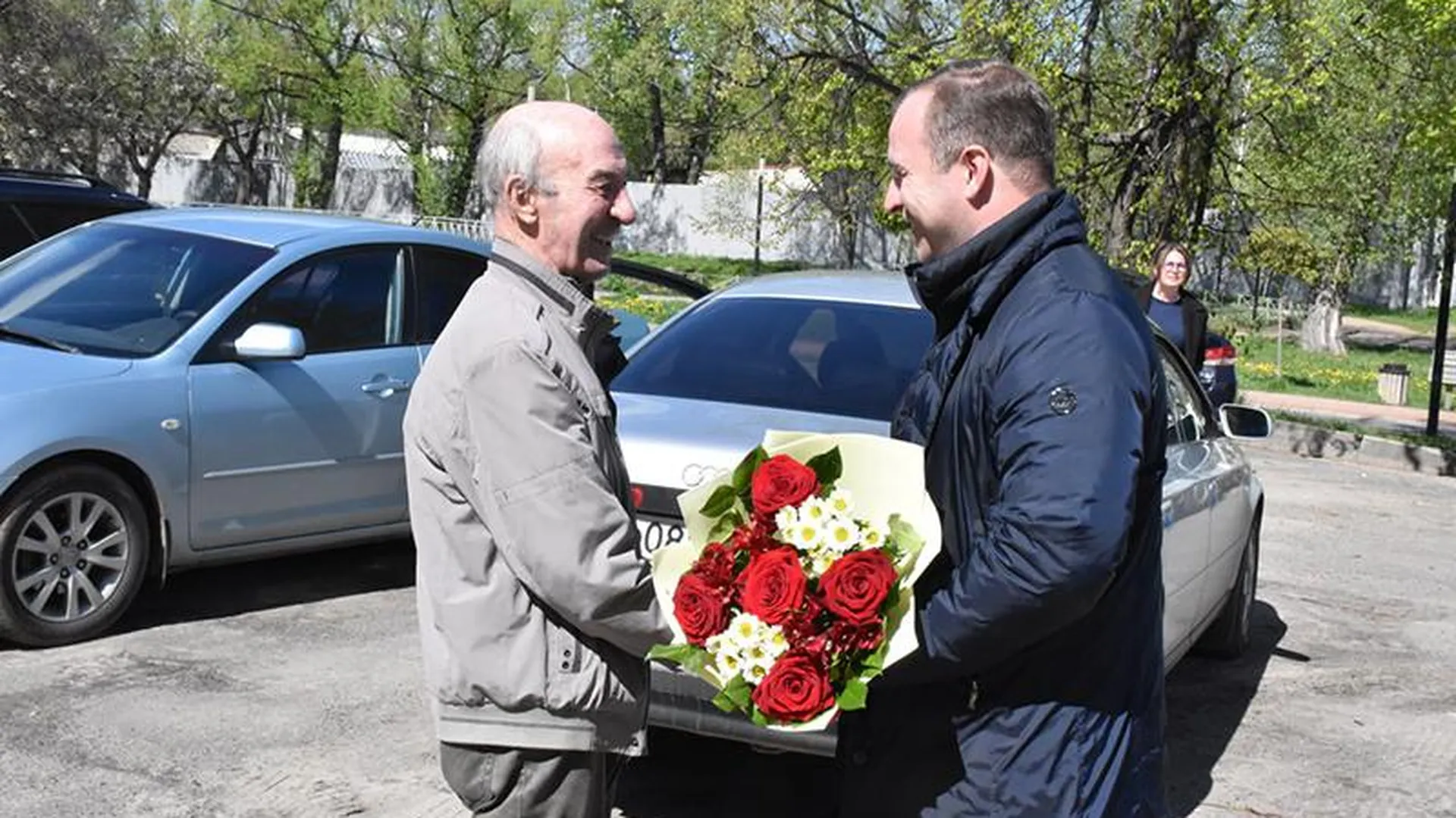 Глава городского округа Бронницы Дмитрий Лысенков поздравил ветеранов с Днем Победы