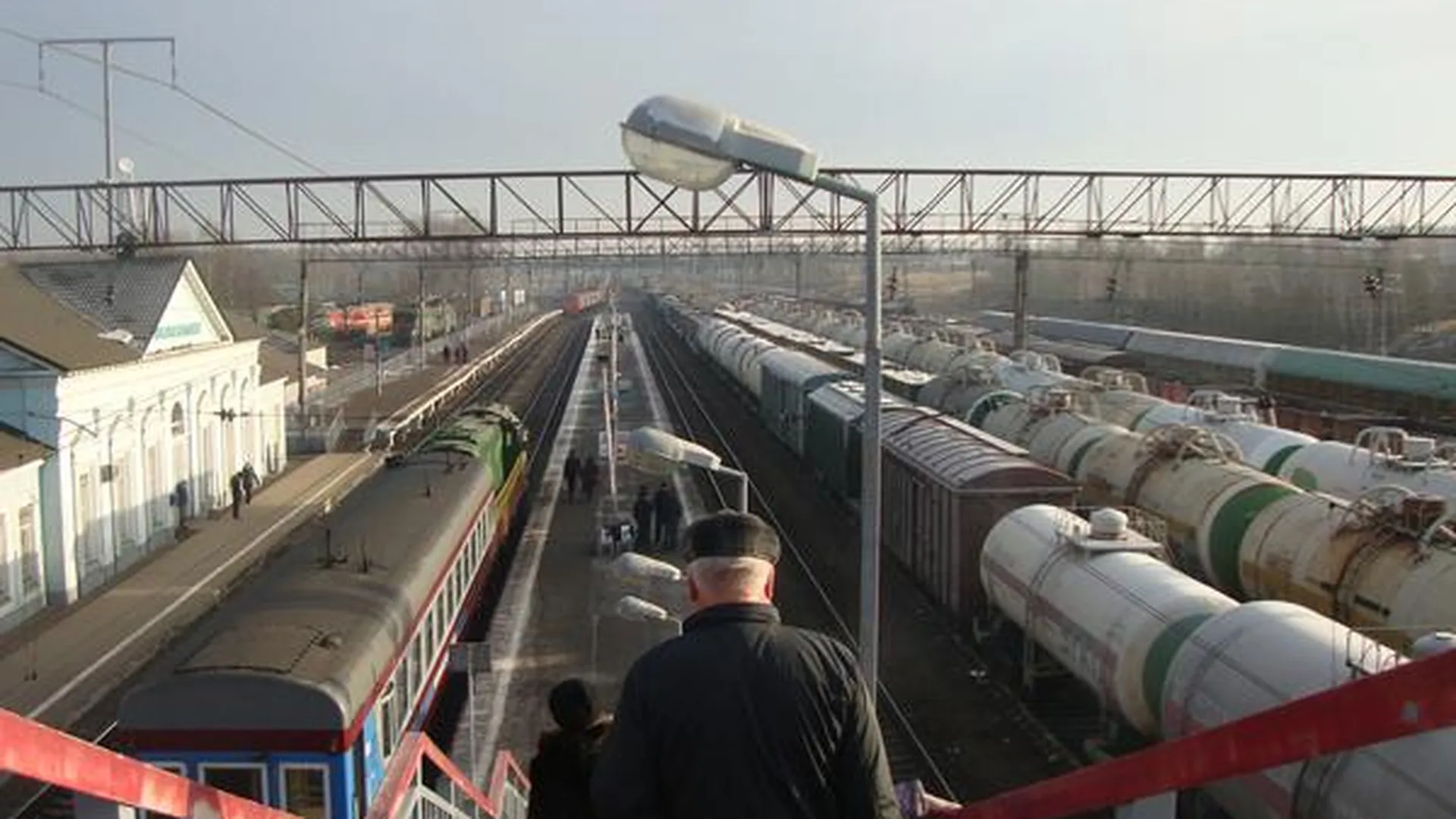 На станции Волоколамск пассажиры тщетно ищут комфорт и современность
