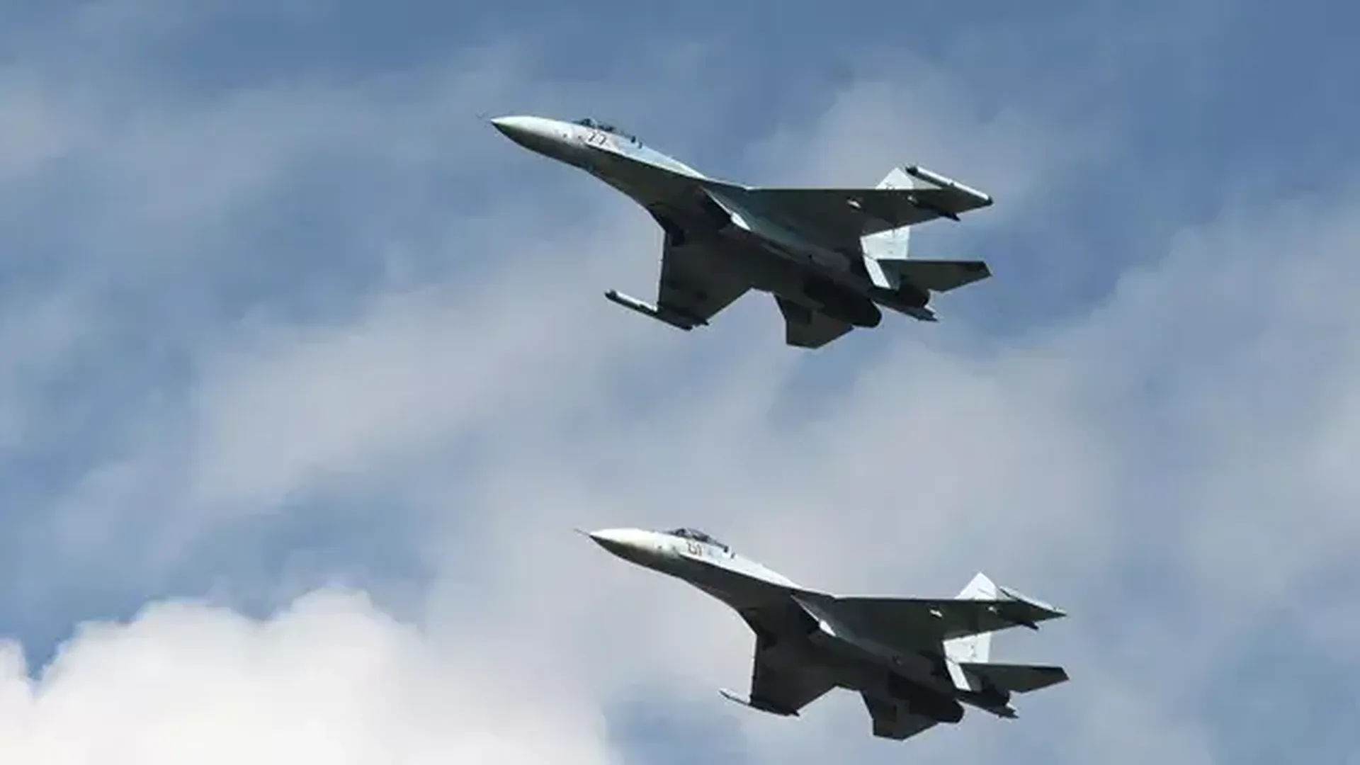 Украинский истребитель Су-27 сбили российским дроном «Герань-2»