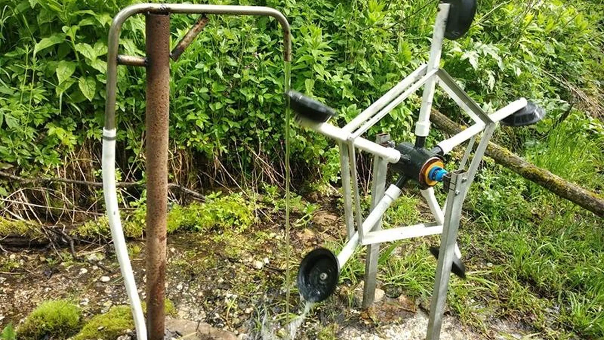 Водяное колесо по старинной технологии украсило окрестности Вереи