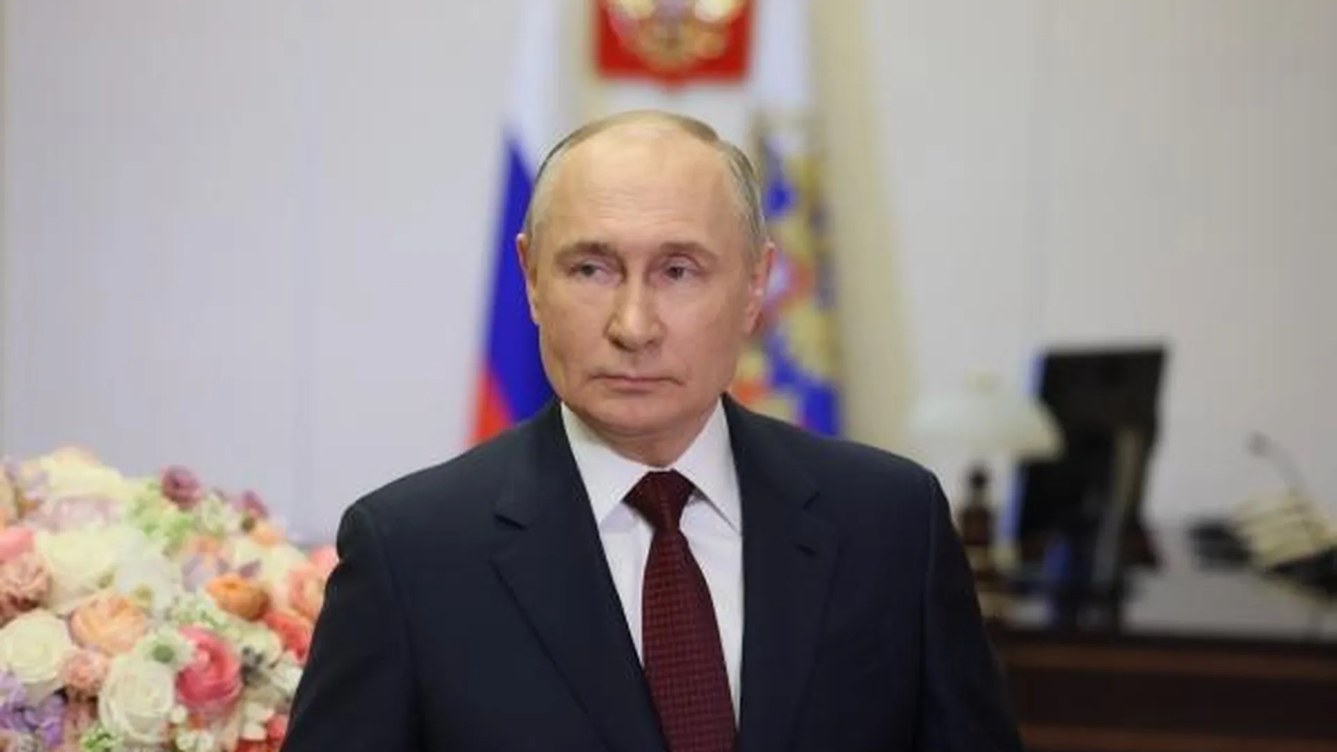 Путин встретится с новым кабинетом министров во вторник