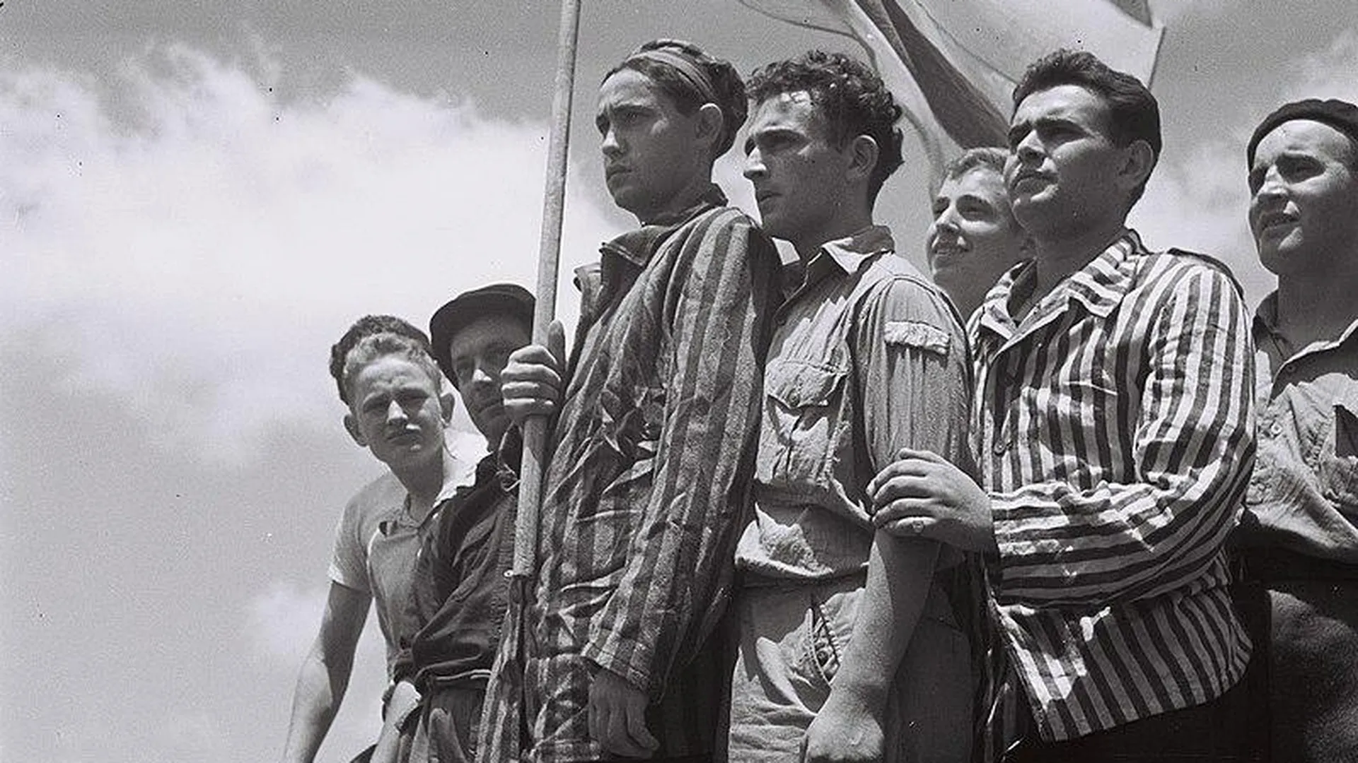 Узники Бухенвальда прибыли в Хайфу, 15 июля 1945 года