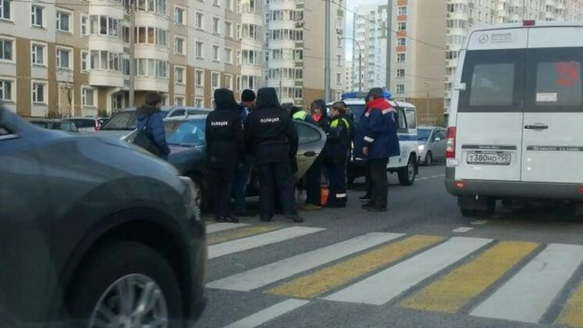 Мать с ребенком сбили в Подольске: женщину волокло на капоте несколько метров