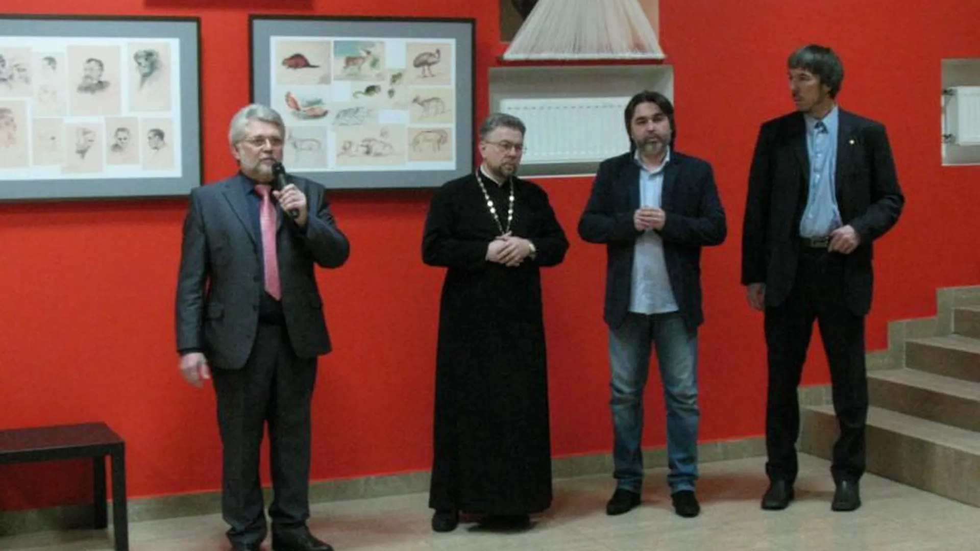 Выставка рисунков священника Александра Меня открылась в Хотькове