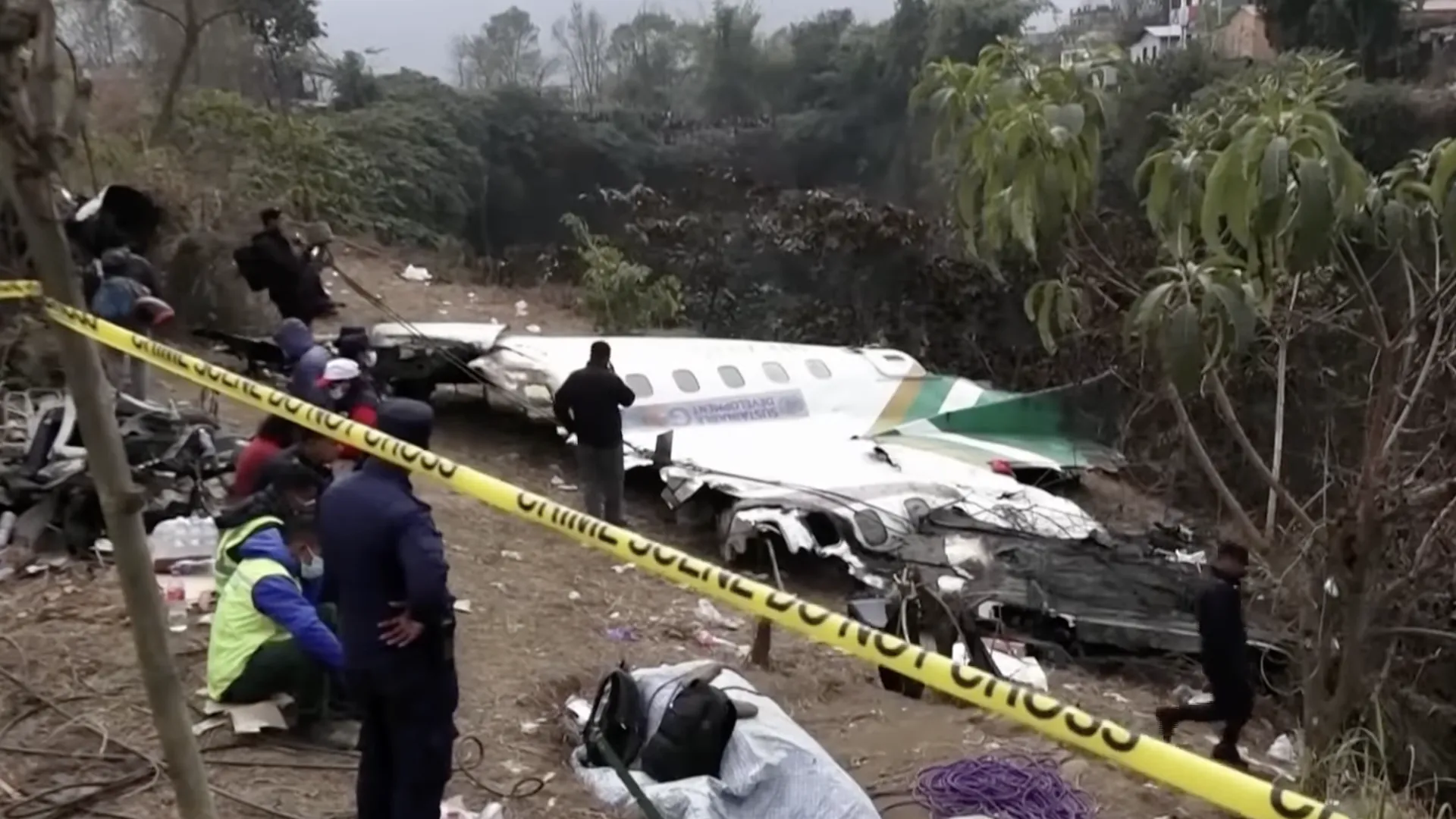 Опознание погибших при крушении самолета в Непале россиян пройдет в Катманду