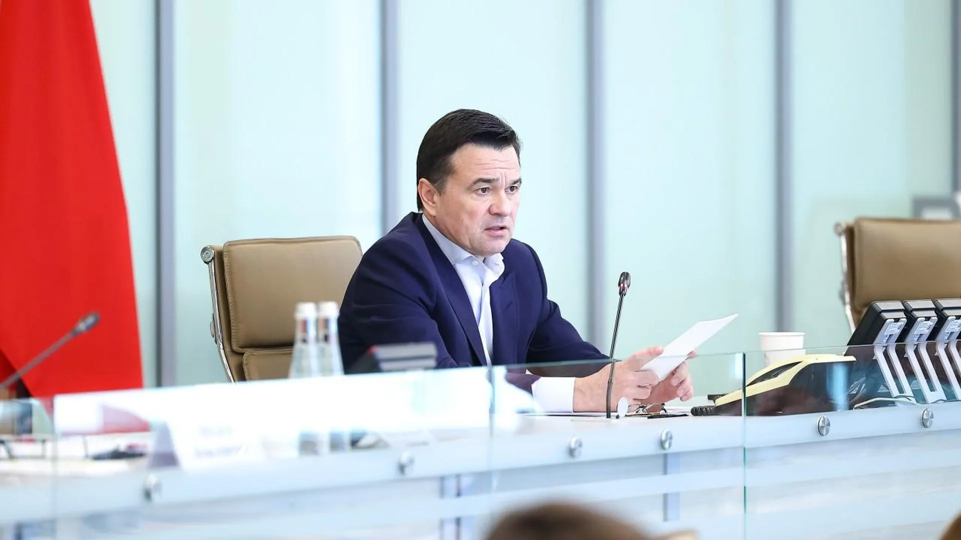 Губернатор Подмосковья подчеркнул важность системной работы по устранению ям и подтоплений на дорогах и во дворах