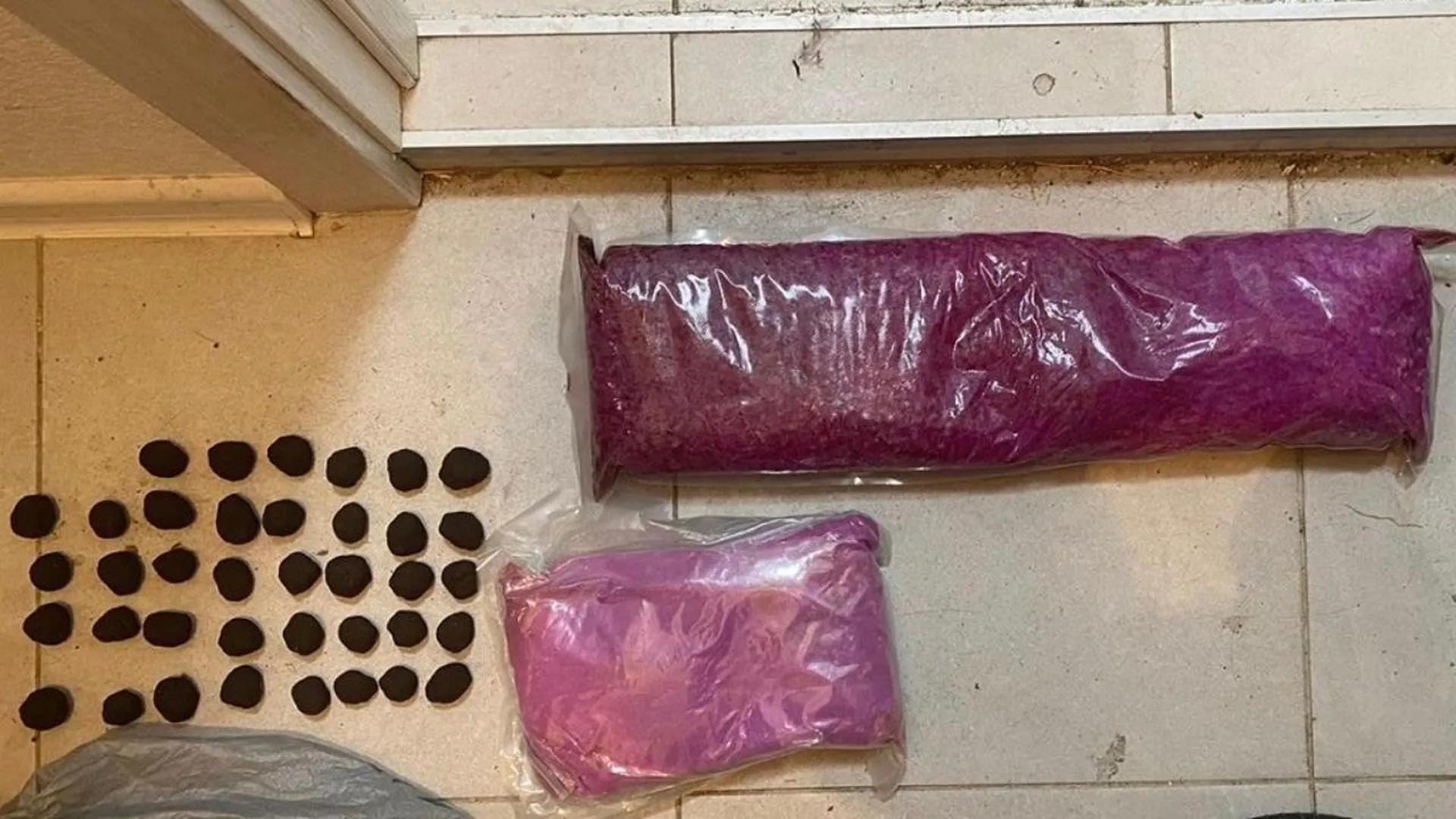 Более трех килограммов наркотиков нашли у закладчика в Ленинском округе