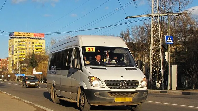 Уволен водитель, требовавший у пассажиров оплатить проезд переводом на карту, в Лобне