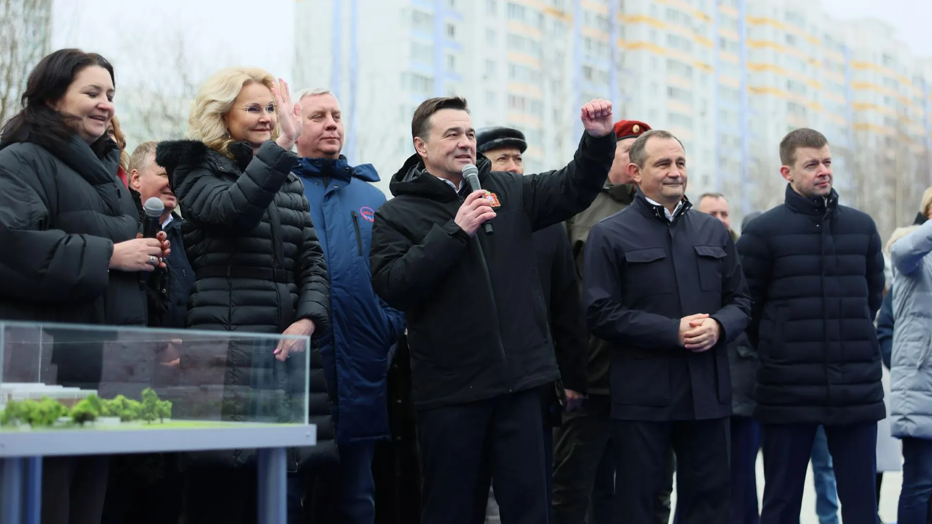 Одна из крупнейших в Подмосковье. Андрей Воробьев и Татьяна Голикова дали  старт строительству больницы в Балашихе | 360°