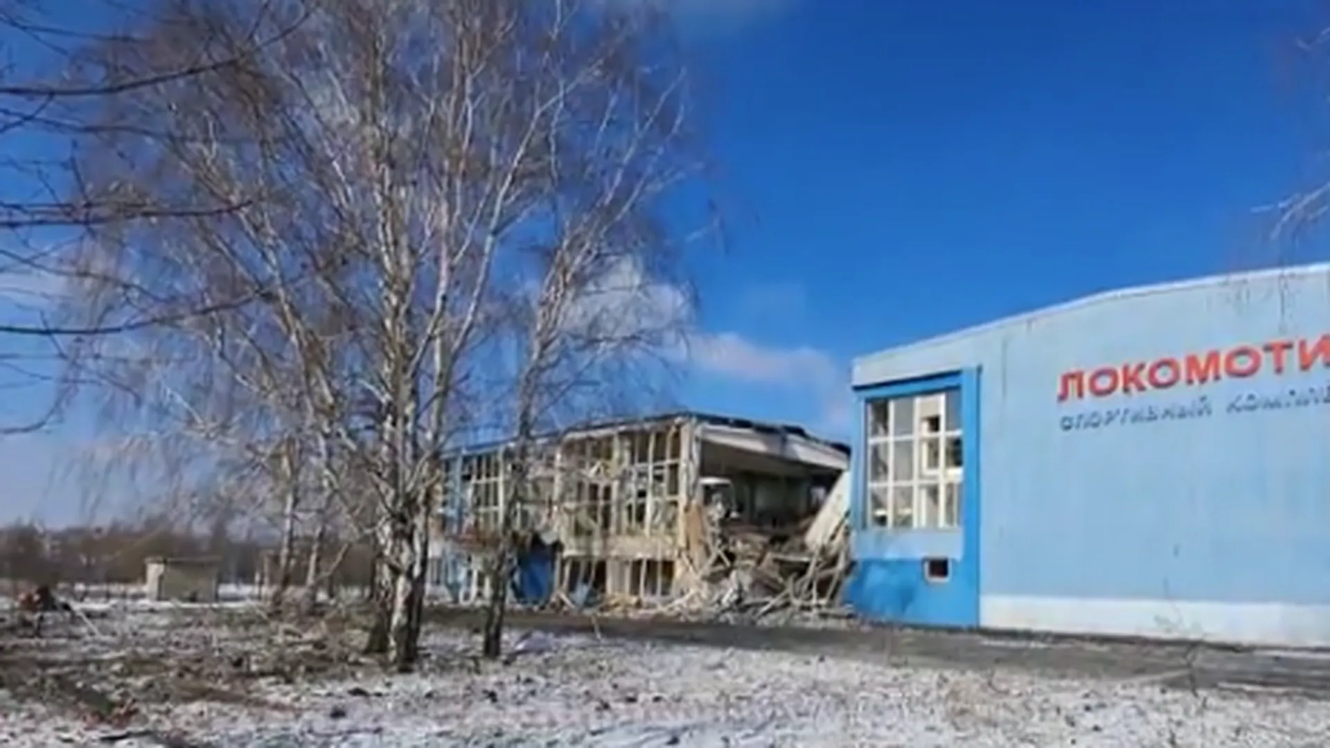 Украинские войска повредили дворец культуры и спортивный клуб в Дебальцеве
