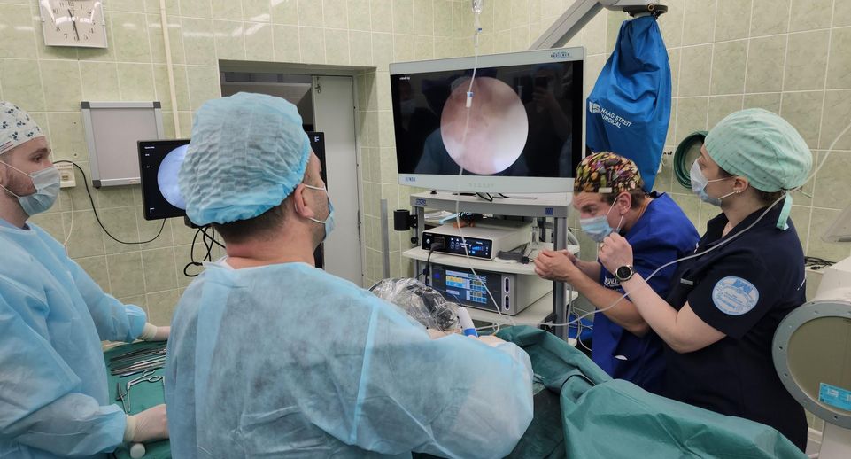 Эндоскопическую операцию на позвоночнике провели в Подольске