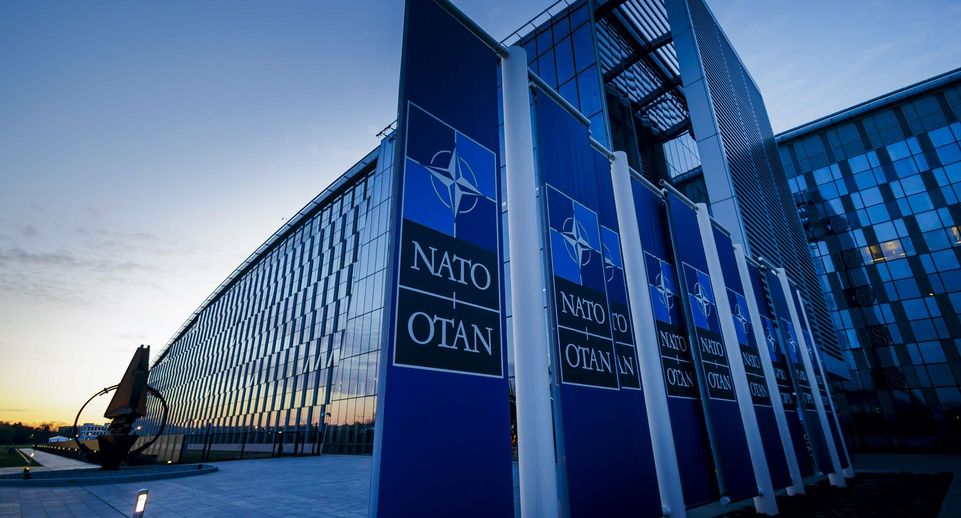 Столтенберг: НАТО в ответ на действия РФ усилит активность на Крайнем Севере