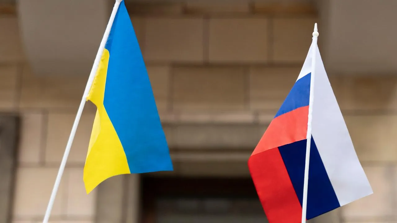 Политолог Журавлев назвал возможное место переговоров Украины и России