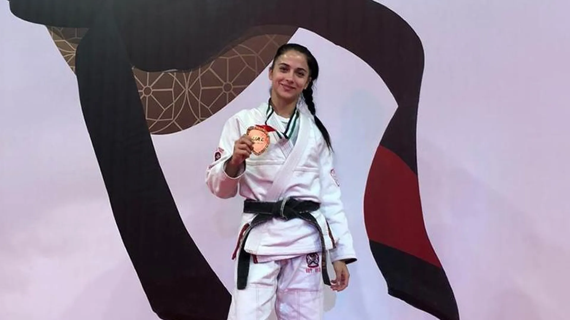 Очаровательная девушка из подмосковной Апрелевки вернула себе титул чемпионки мира по джиу-джитсу
