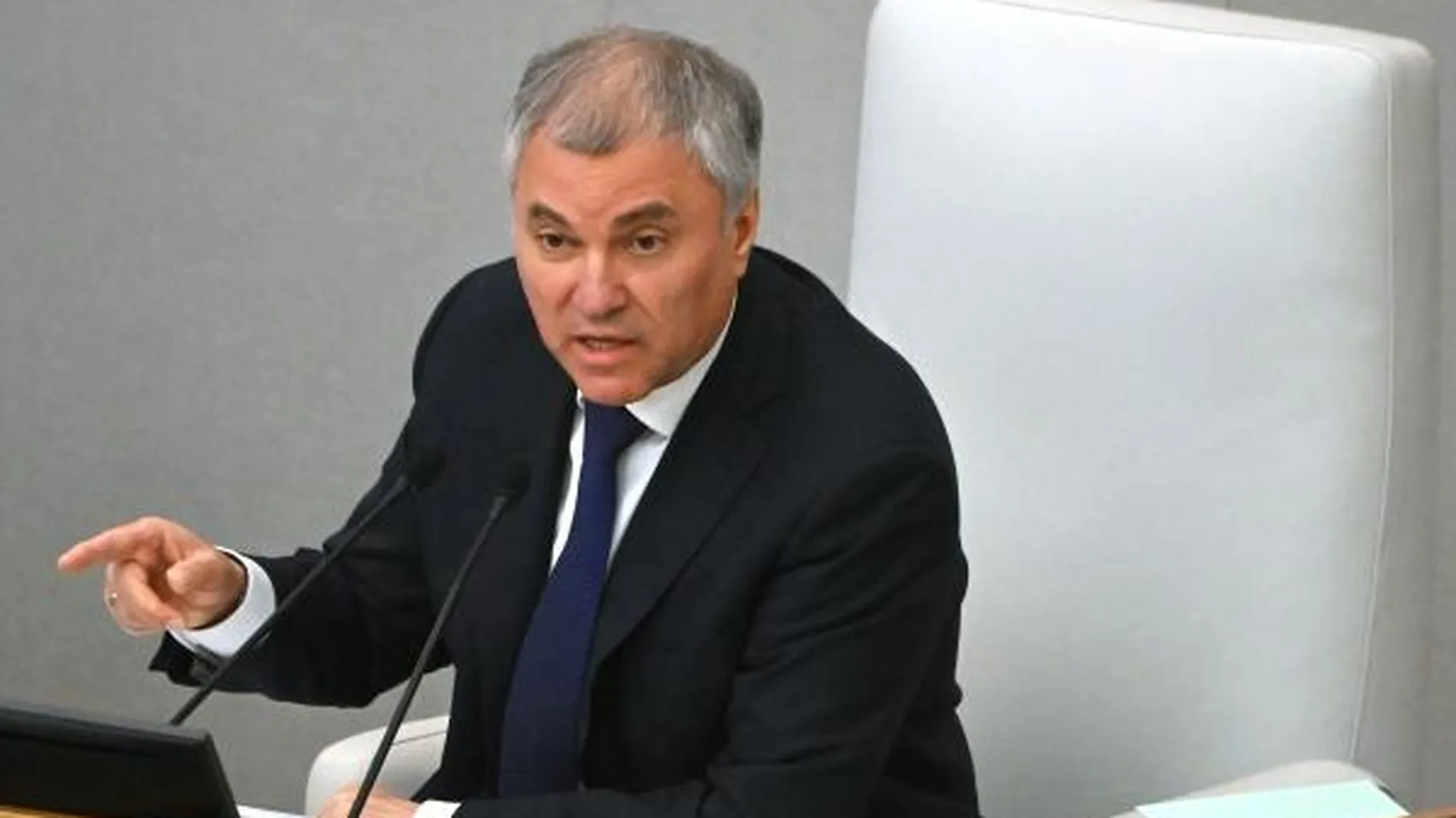 Председатель Госдумы предложил ввести запрет на транзит польских фур через РФ