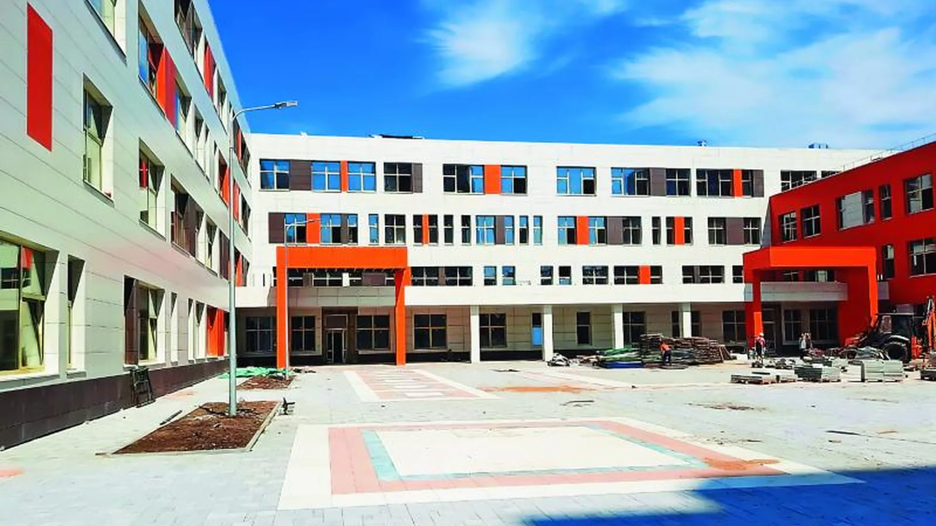 Строительство школы на 1100 мест в Подольске близко к завершению