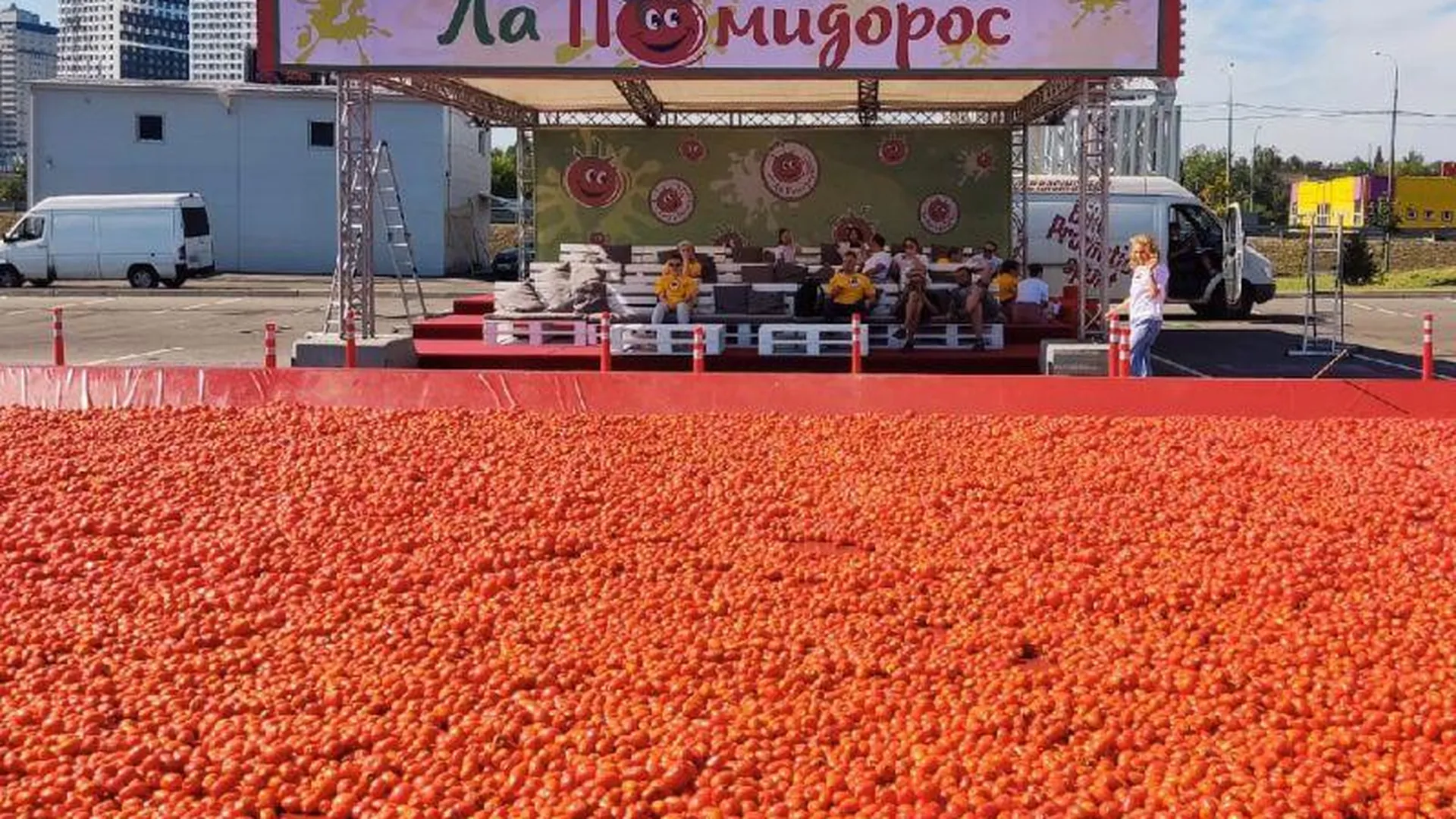 Самбурская и бассейн с помидорами: новый российский фильм снимают в Пушкино