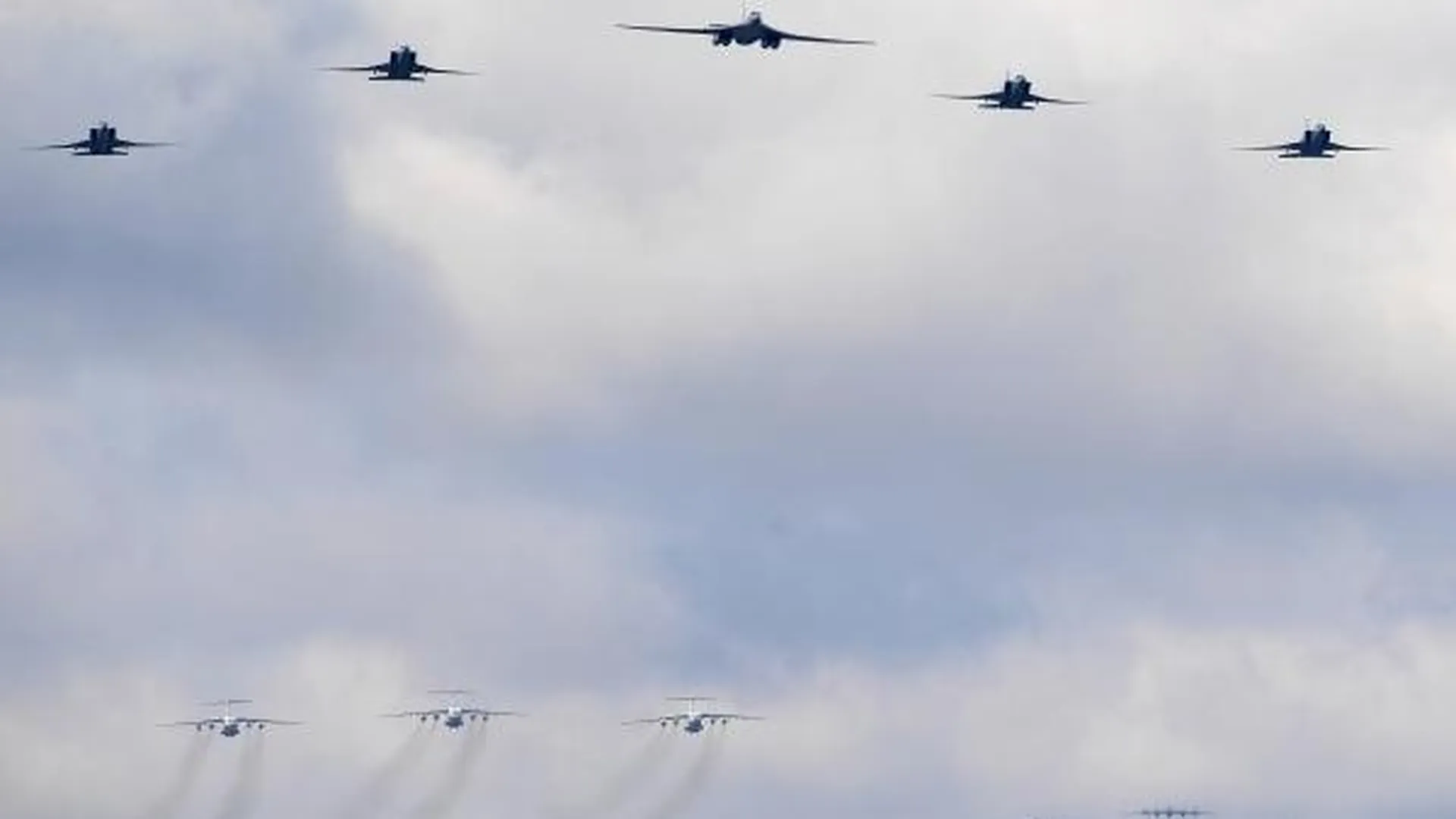 Более 30 самолетов и вертолетов прибыли в Кубинку на форум «Армия-2018»
