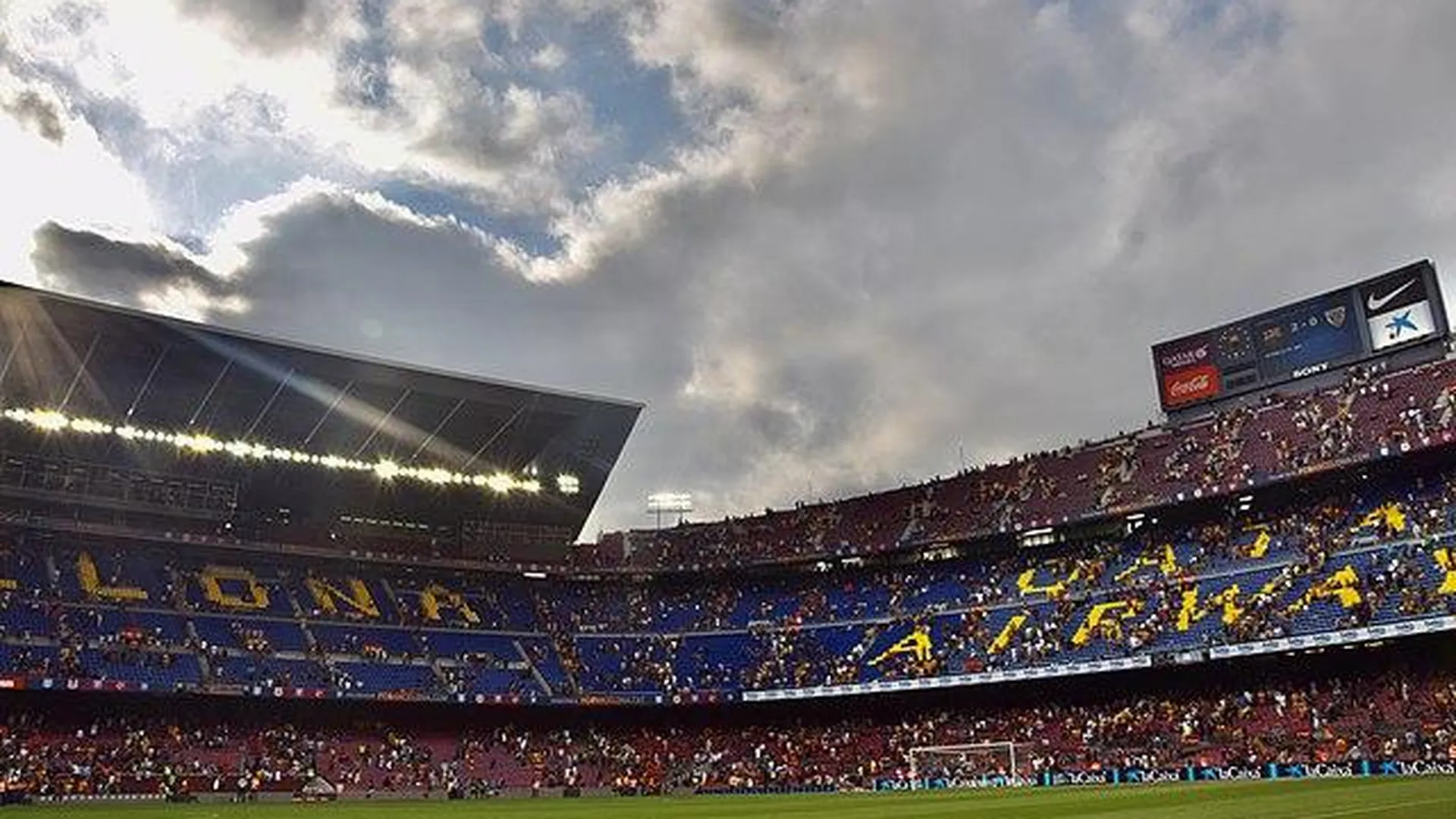 «Камп Ноу» — стадион футбольного клуба «Барселона»