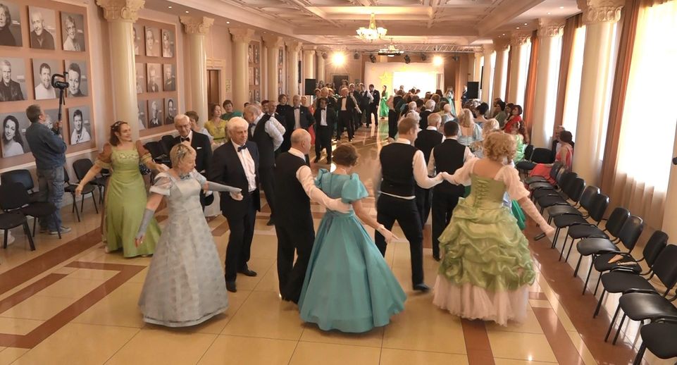 Весенний бал прошел в Ногинске к международному дню танца