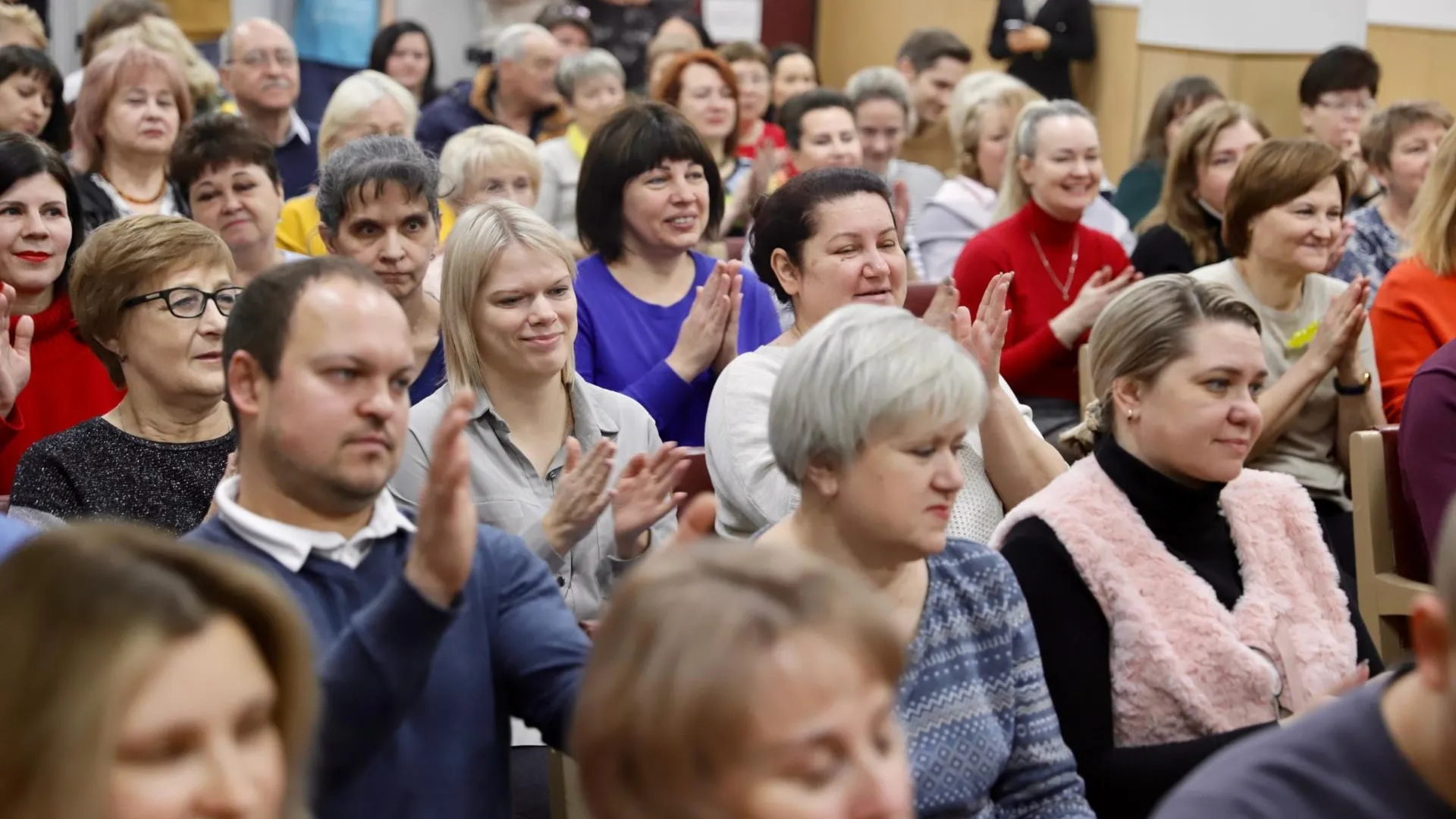 Сотрудников коммунальной сферы поздравили с Днем энергетика в ...