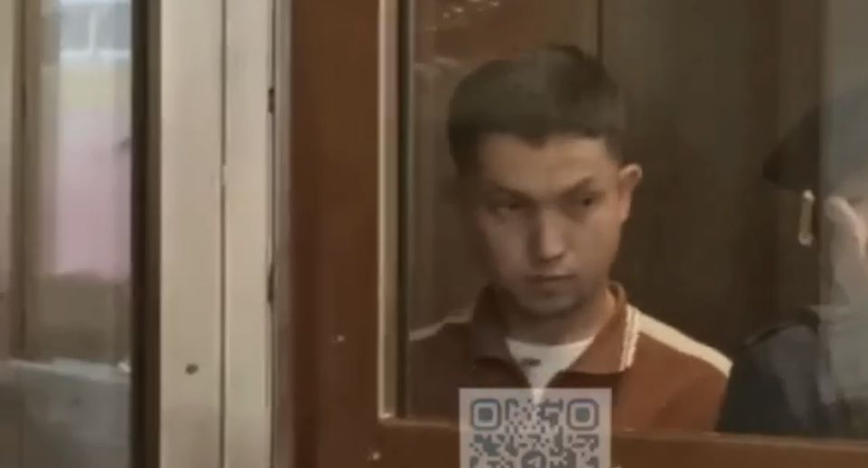 Суд в Москве арестовал мужчину, потушившего свечи в православной церкви