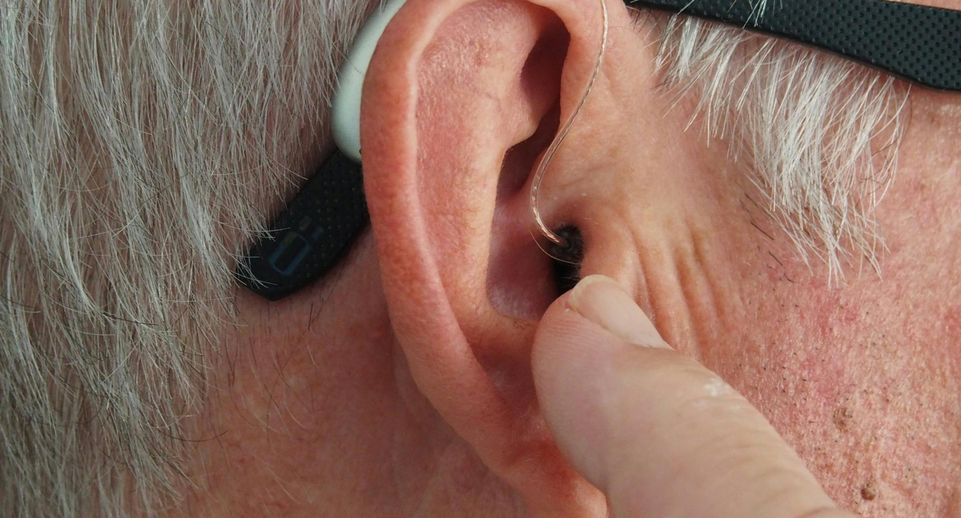 Процедуру получения протезов и слуховых аппаратов упростили в Подмосковье