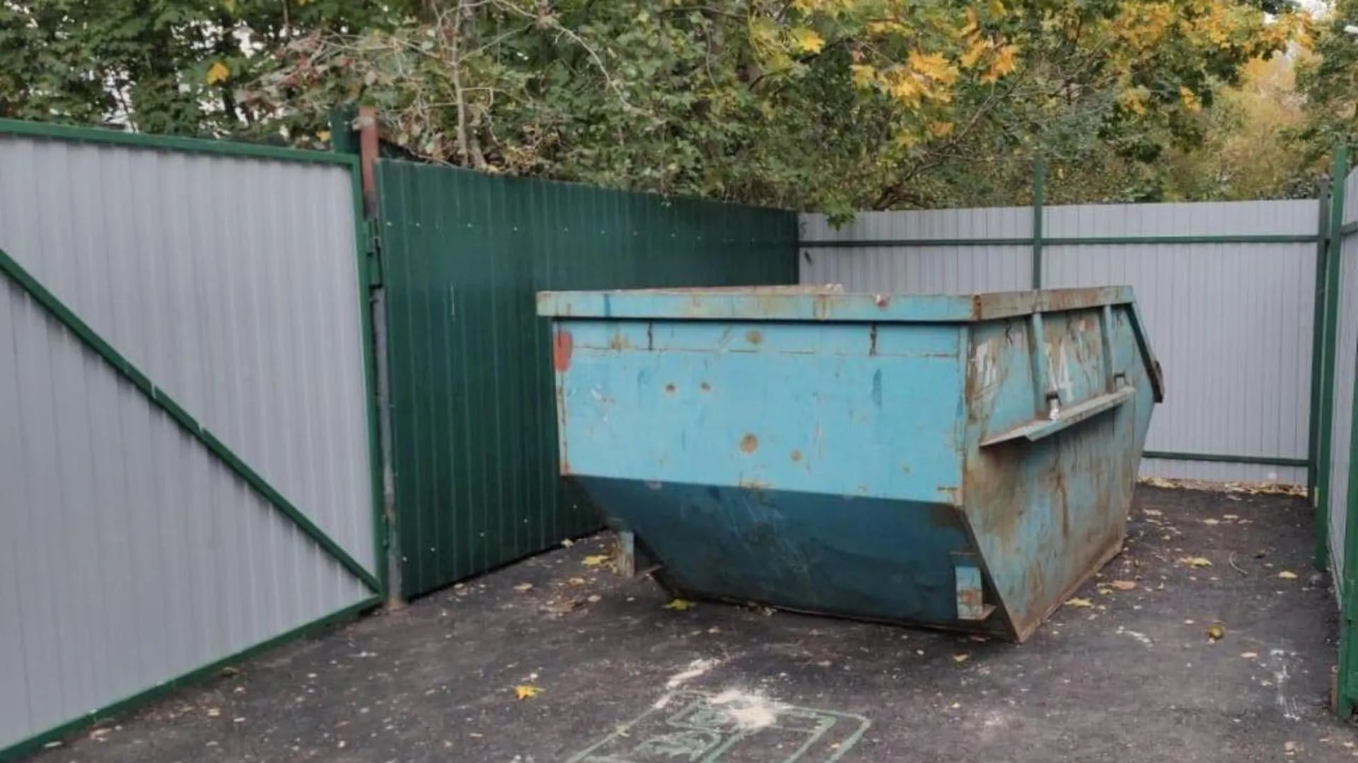 Бункер для крупногабаритных отходов установили на улице Горького в Серпухове