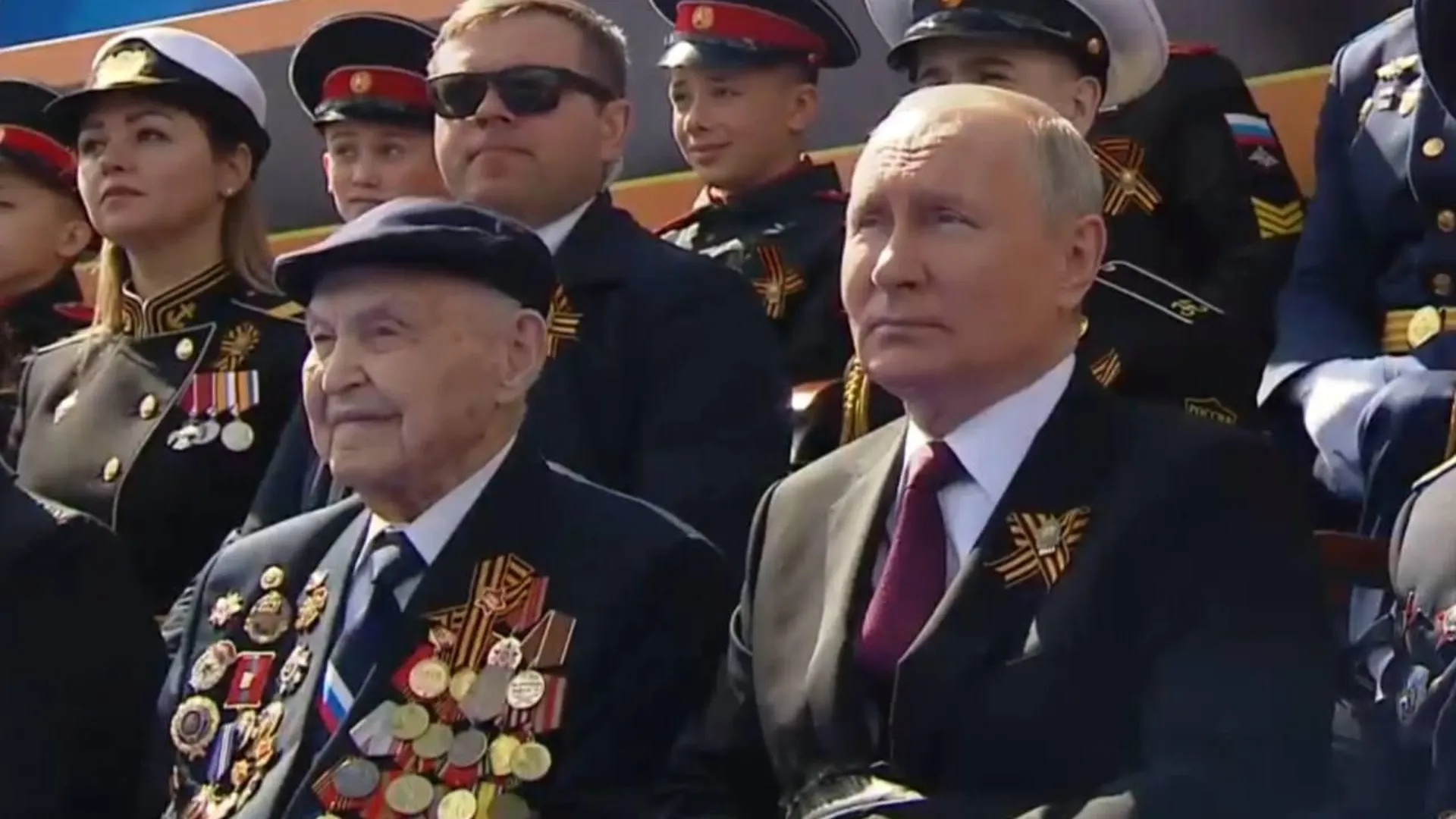 Ветеран ВОВ из Химок встретил парад Победы вместе с президентом Путиным