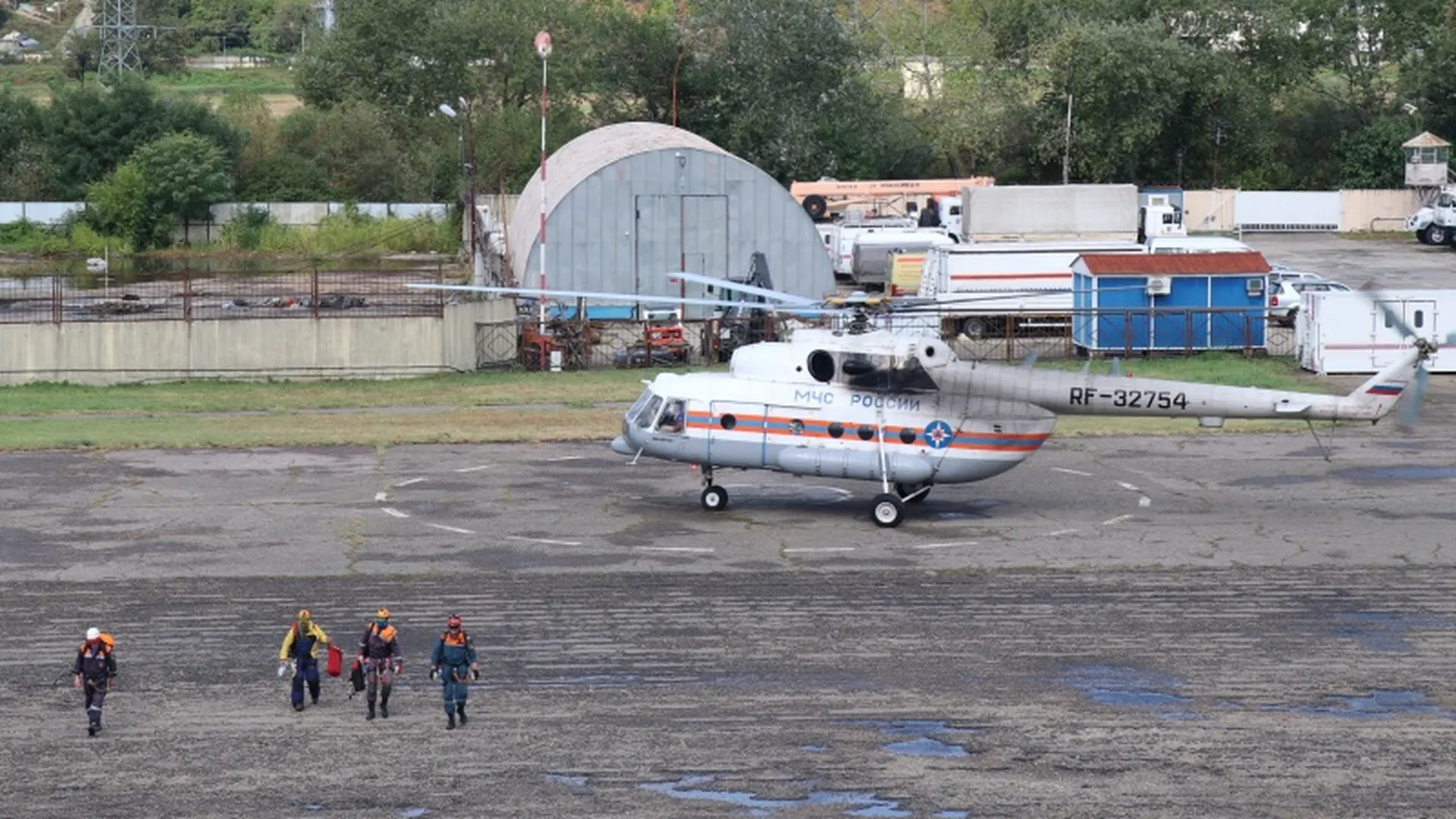 Эвакуация пропавших в сочинских горах детей попала на видео