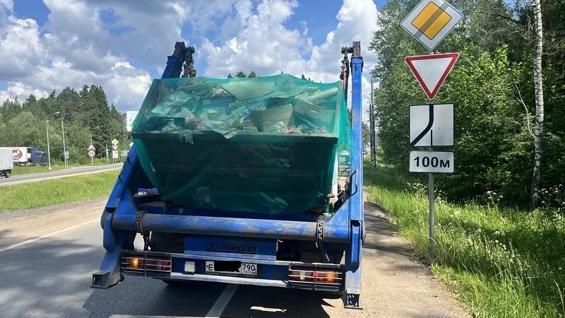 Трех нелегальных перевозчиков мусора задержали в подмосковном Красногорске