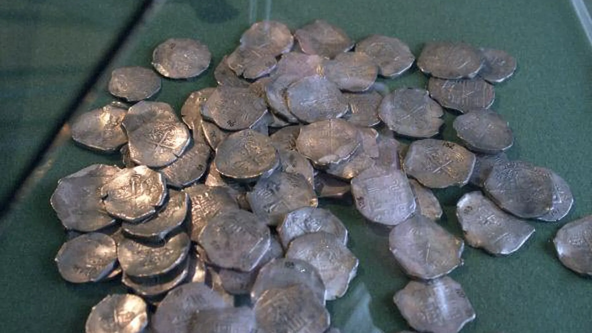 При реставрации усадьбы в области нашли 380 монет 19 века