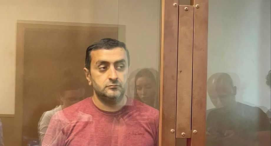 Суд Москвы отправил под домашний арест хозяина кафе после массового отравления