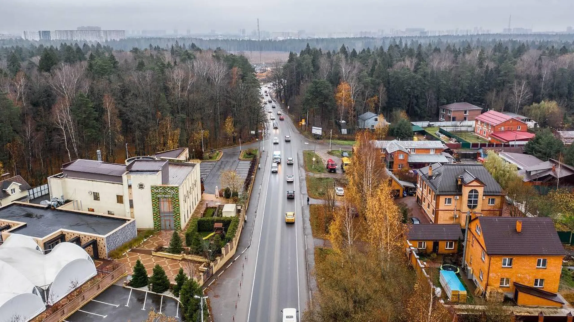 Работу светофоров модернизировали на четырех шоссе в Подмосковье