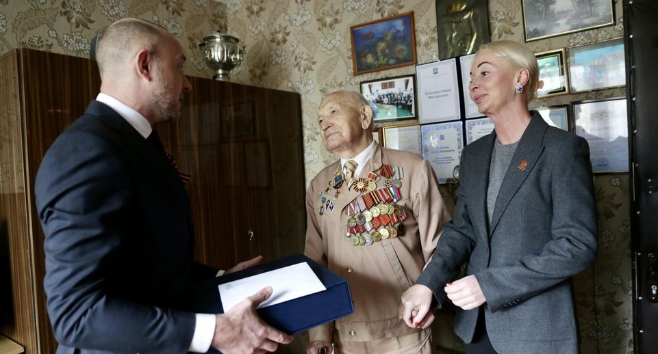 Глава Солнечногорска поздравил ветерана ВОВ с Днем Победы