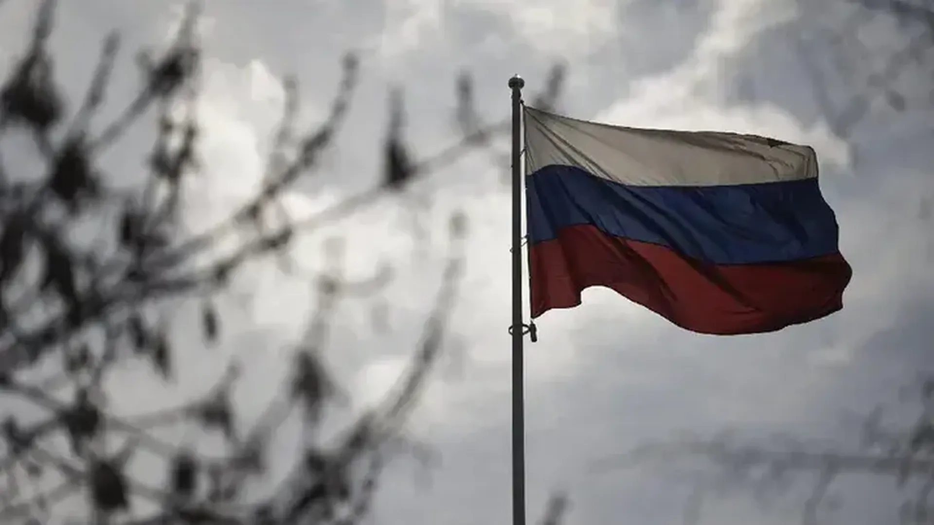 На награждении россиянки Чумгалаковой на ЧЕ по боксу в Сербии выключился гимн России