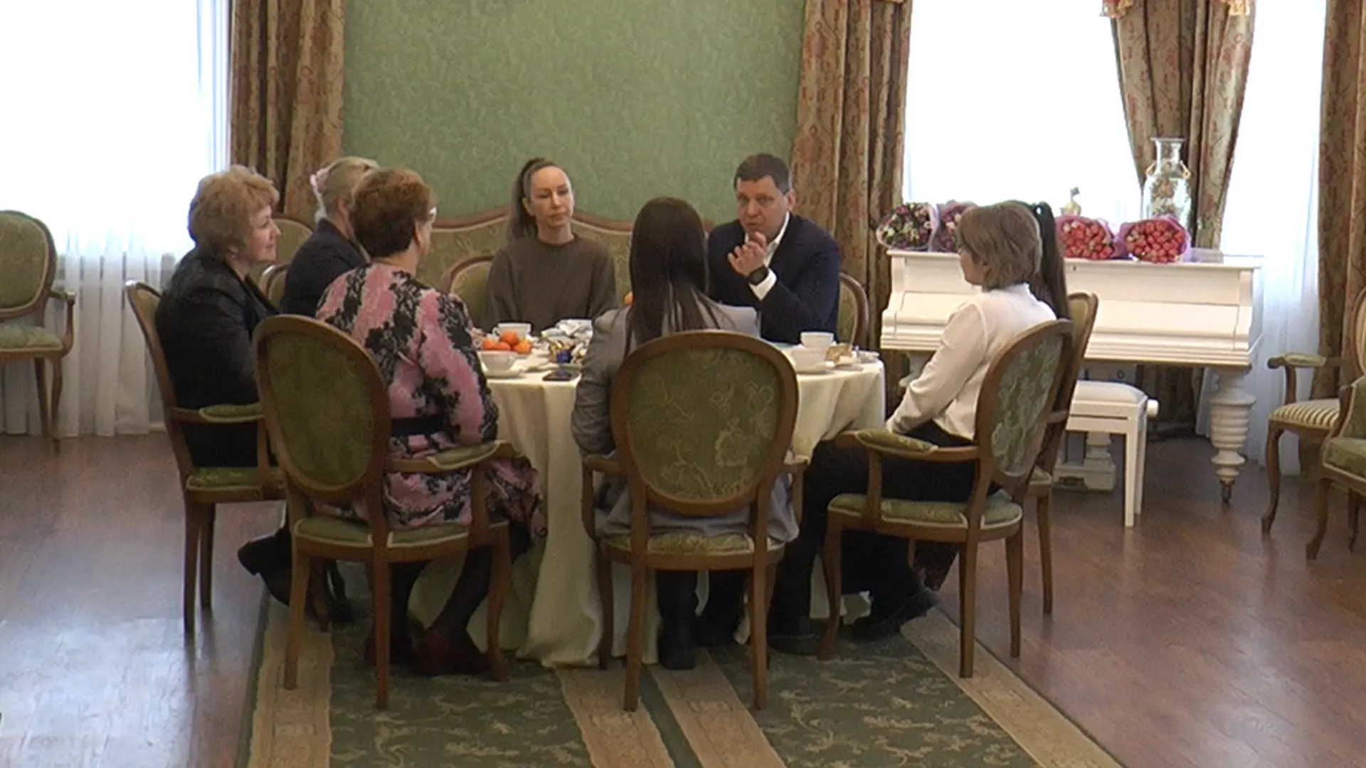 Илья Поночевный в преддверии 8 марта встретился с матерями и женами участников СВО