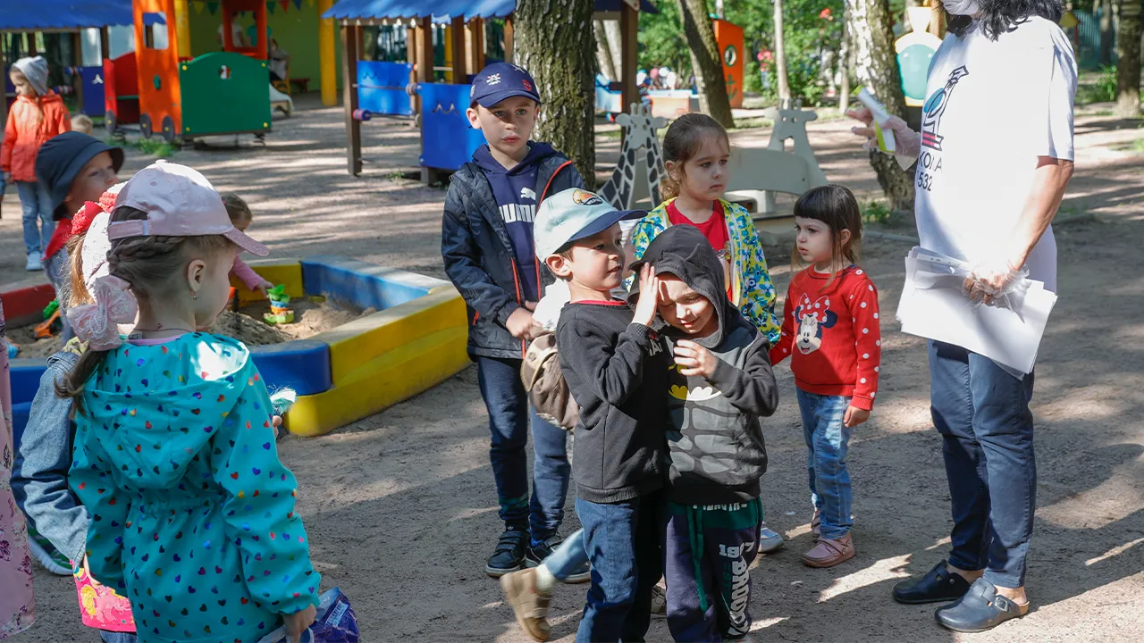 Родителям создать такие условия сложнее»: выяснилось, почему стоит водить  детей в садик летом