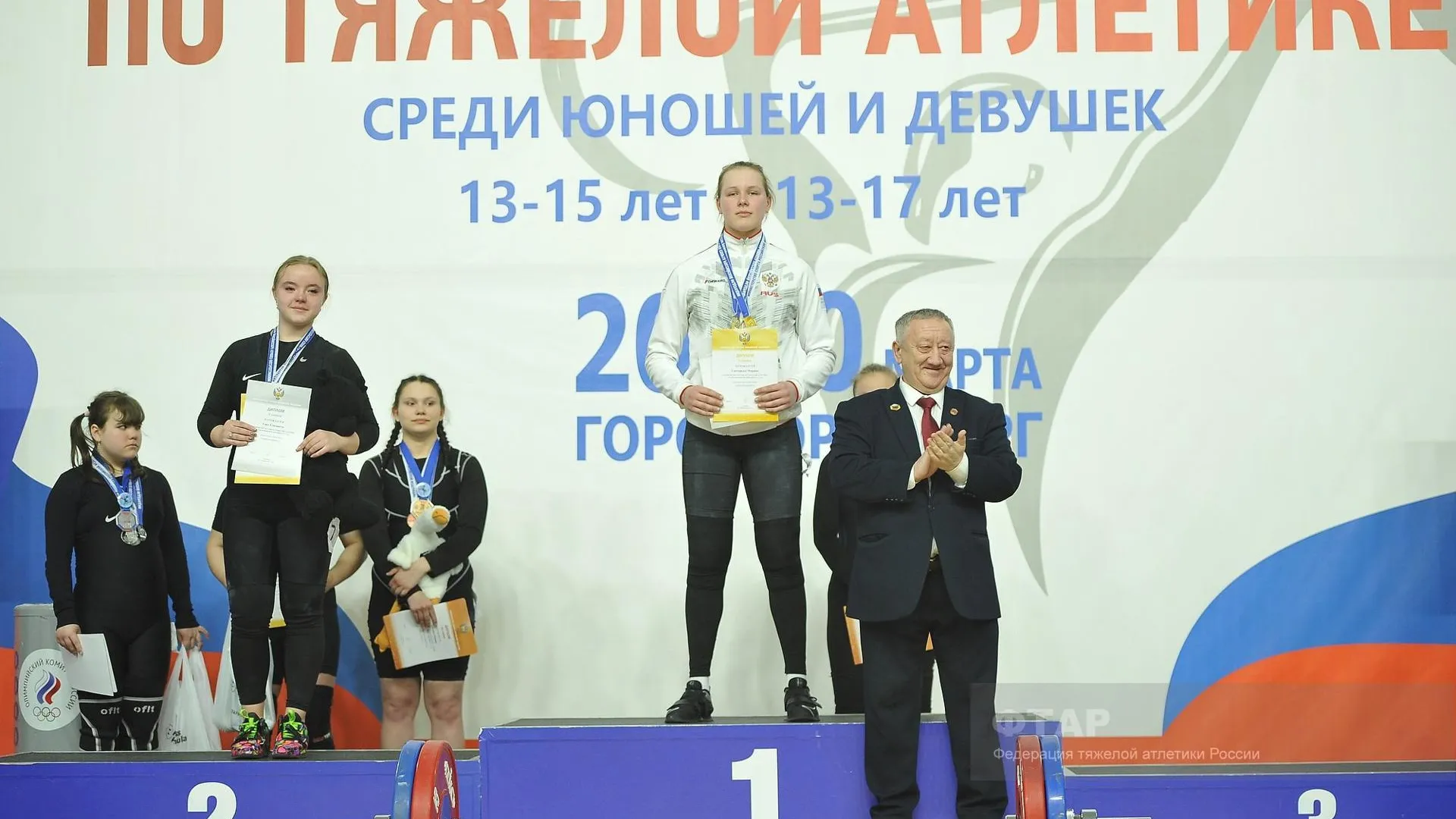 Почти 30 медалей завоевала сборная Подмосковья на первенстве России по тяжелой атлетике