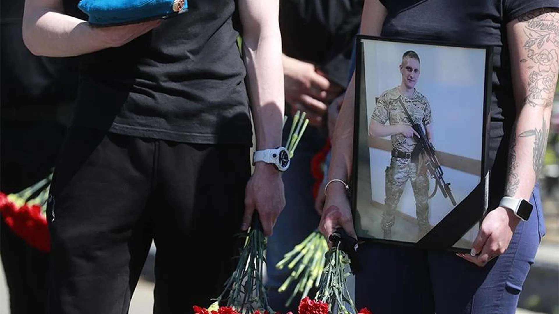 Более 200 человек простились с Никитой Белянкиным, погибшим в Путилково