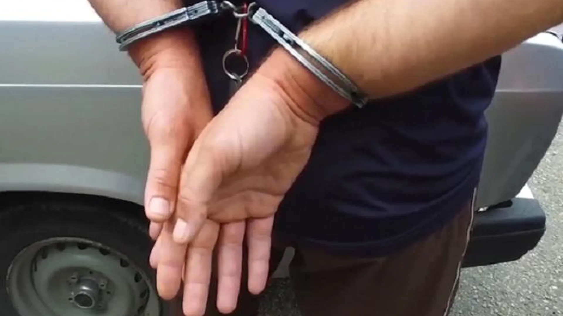 Пойманному во Владивостоке американцу предъявили обвинение в краже с крупным ущербом