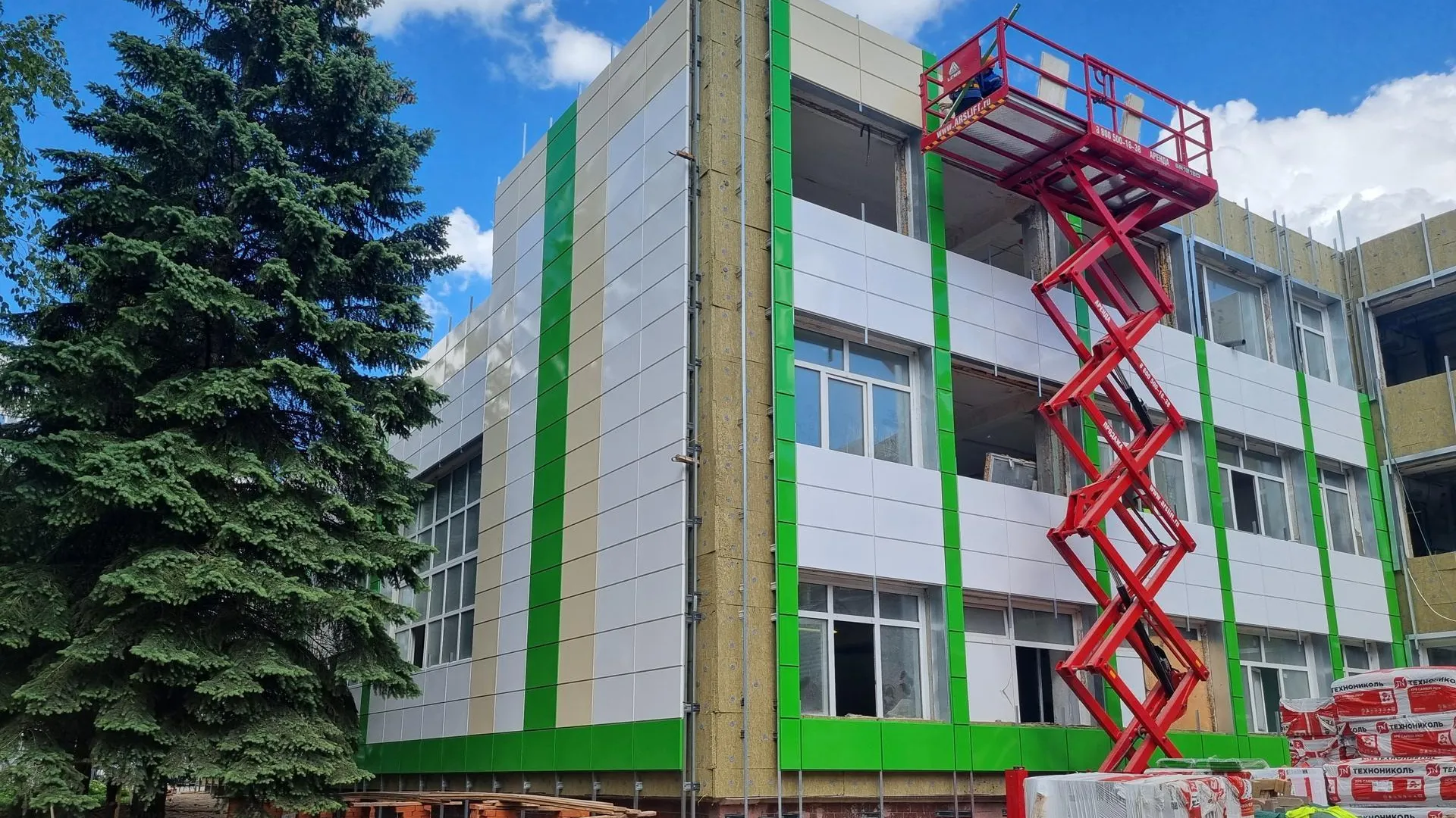 Общая строительная готовность Луховицкой городской школы №2 составляет 51%