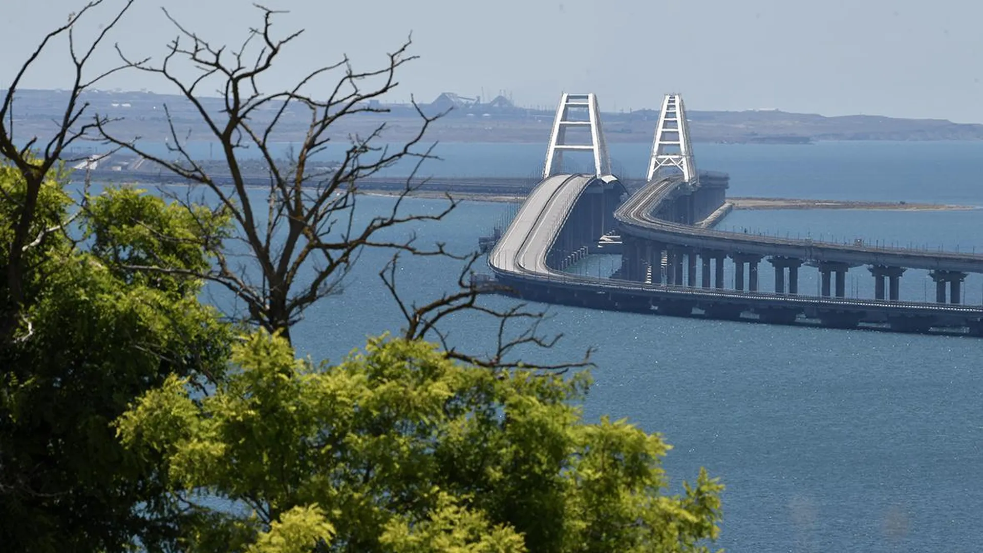 Крымский мост назвали символом российского успеха и украинских неудач