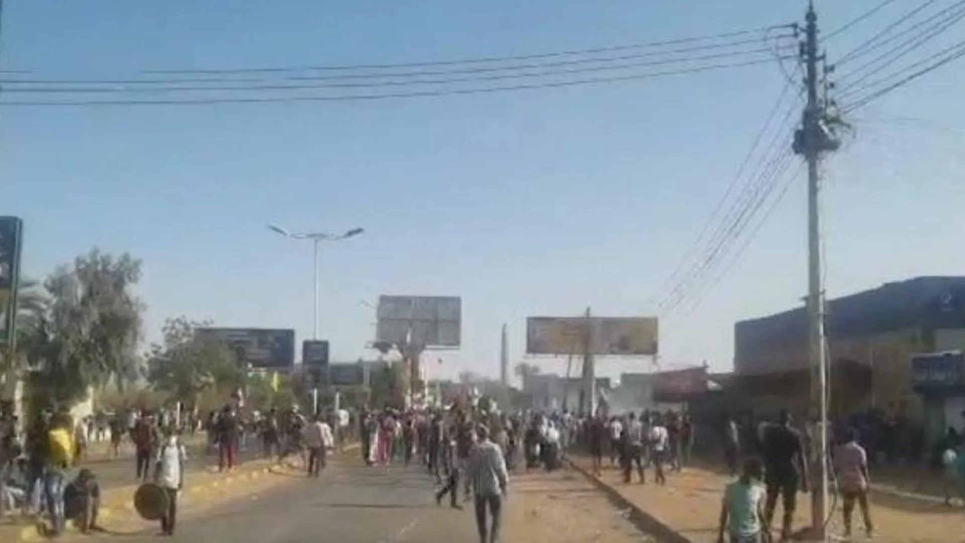 Турецкий самолет попал под обстрел в Судане