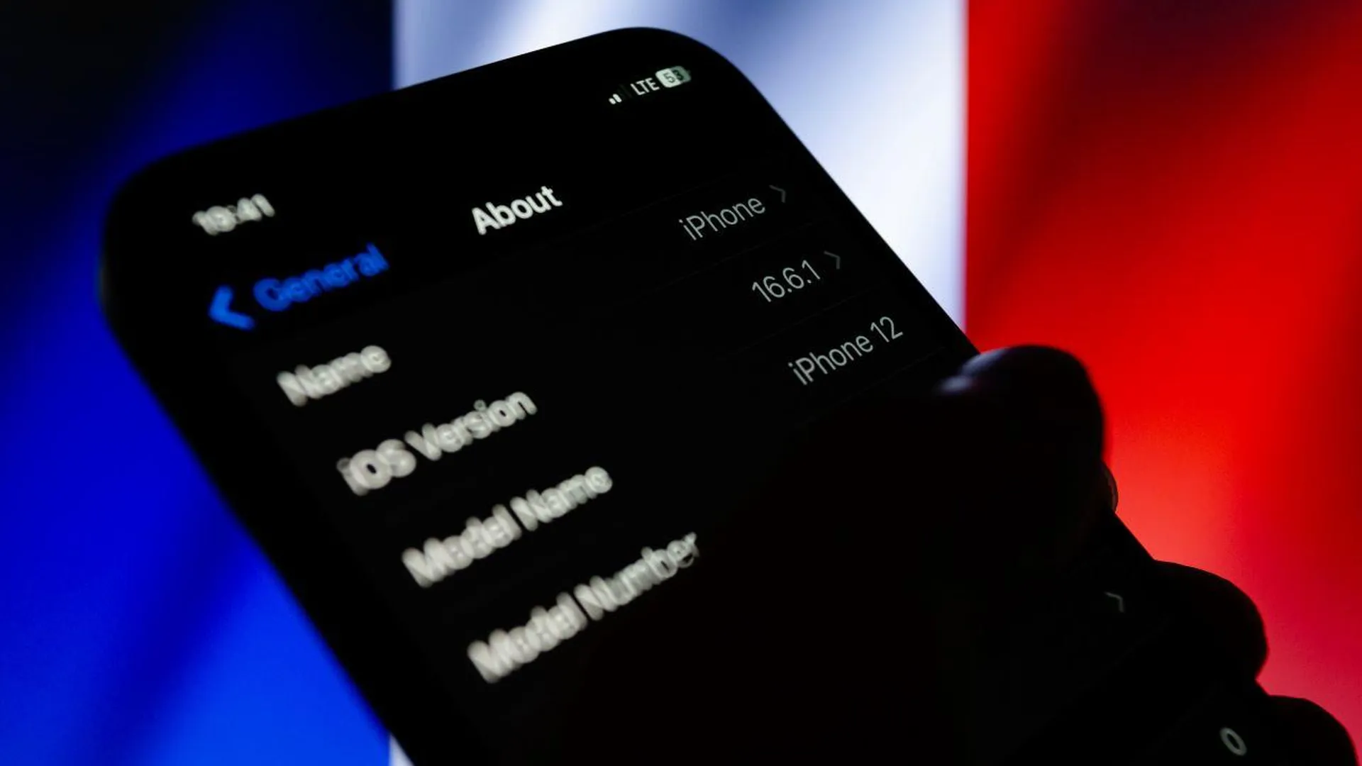 Во Франции потребовали от Apple отозвать iPhone 12 из-за сильного излучения