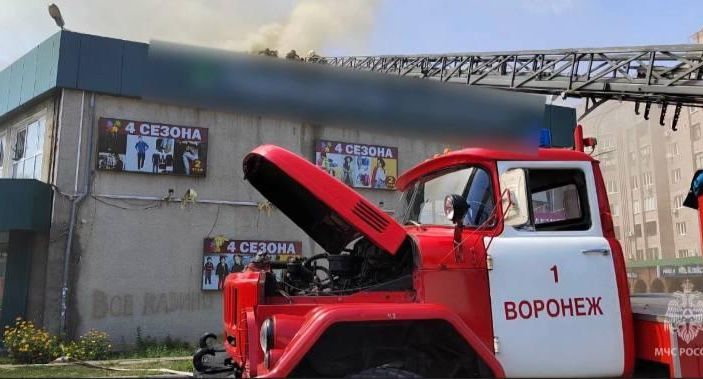 МЧС: пожар в магазине в Воронеже потушили